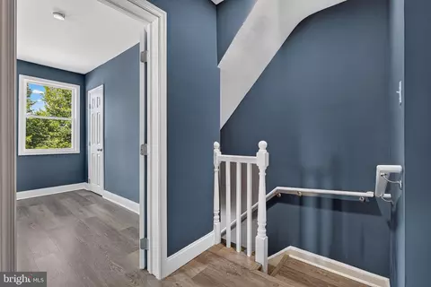 Entry Way - 5605 Highgate Dr, Baltimore, MD 21215 photo 8 of 12