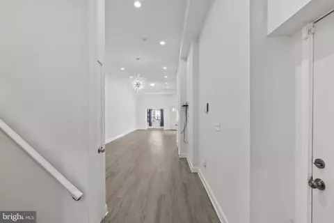 Entry Way - 455 E Lorraine Ave, Baltimore, MD 21218 photo 5 of 9