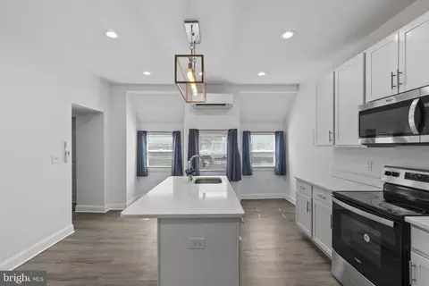 Entry Way - 455 E Lorraine Ave, Baltimore, MD 21218 photo 6 of 9