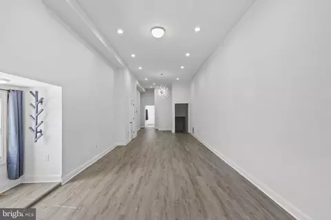 Entry Way - 455 E Lorraine Ave, Baltimore, MD 21218 photo 2 of 9