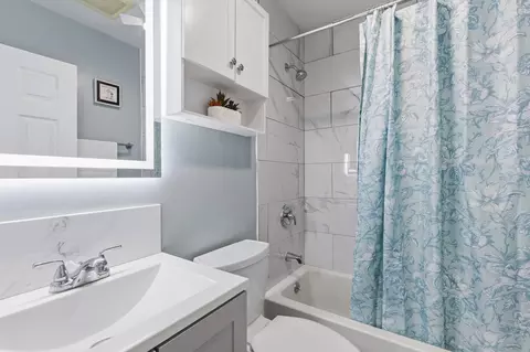 Bath - 3636 Roberts Pl, Baltimore, MD 21224 photo 1 of 2