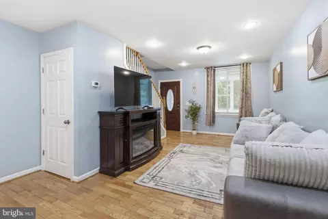 Entry Way - 3636 Roberts Pl, Baltimore, MD 21224 photo 1 of 7
