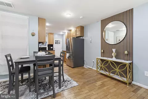 Entry Way - 3636 Roberts Pl, Baltimore, MD 21224 photo 3 of 7
