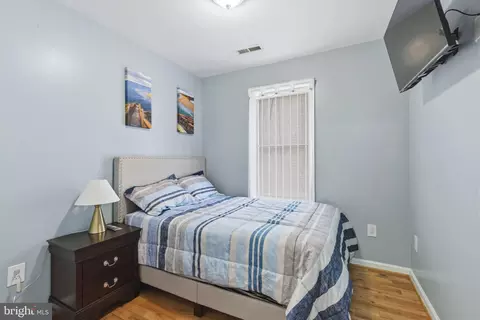 Bedroom - 3636 Roberts Pl, Baltimore, MD 21224 photo 5 of 7