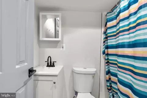 Bath - 4816 Beaufort Ave, Baltimore, MD 21215 photo 3 of 4