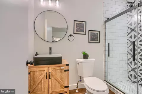 Bath - 4212 Powell Ave, Baltimore, MD 21206 photo 1 of 7