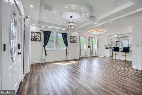 Entry Way - 4212 Powell Ave, Baltimore, MD 21206 photo 2 of 3