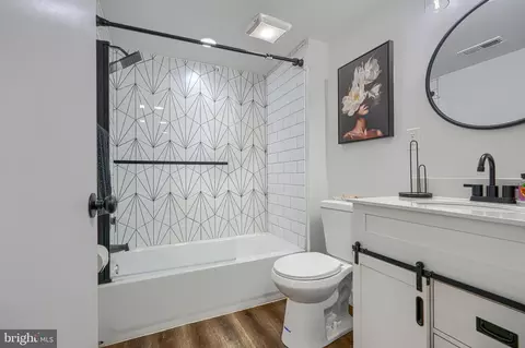 Bath - 4212 Powell Ave, Baltimore, MD 21206 photo 6 of 7
