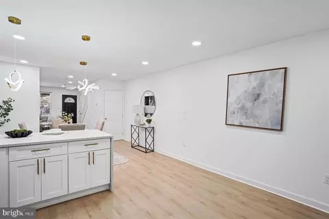 Entry Way - 38 N Monastery Ave, Baltimore, MD 21229 photo 5 of 7