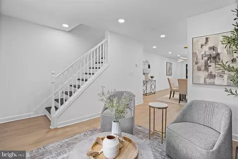 Entry Way - 38 N Monastery Ave, Baltimore, MD 21229 photo 2 of 7