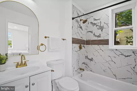 Bath - 38 N Monastery Ave, Baltimore, MD 21229 photo 4 of 5