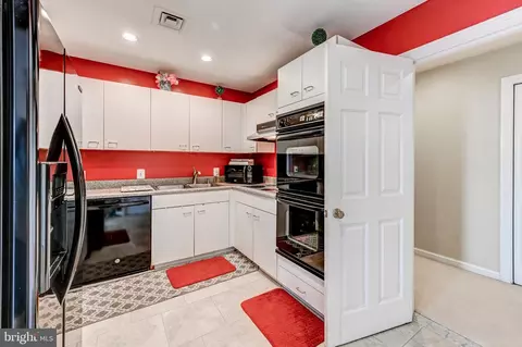 Kitchen - 10 E Lee St #2103, Baltimore, MD 21202 photo 1 of 3