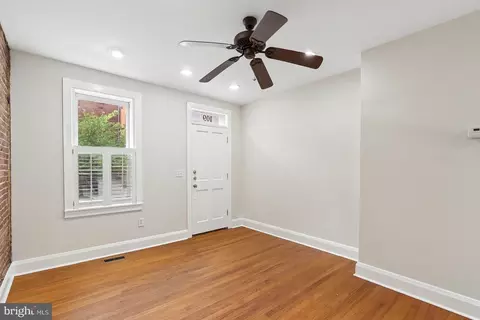 Living - 109 E West St, Baltimore, MD 21230 photo 3 of 5