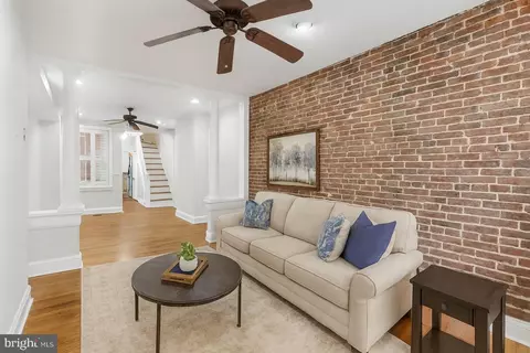 Living - 109 E West St, Baltimore, MD 21230 photo 2 of 5