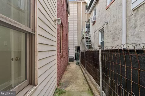 Entry Way - 109 E West St, Baltimore, MD 21230 photo 5 of 5