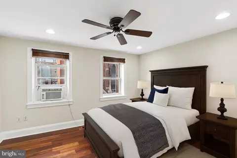 Bedroom - 109 E West St, Baltimore, MD 21230 photo 3 of 3