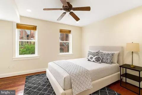 Bedroom - 109 E West St, Baltimore, MD 21230 photo 2 of 3