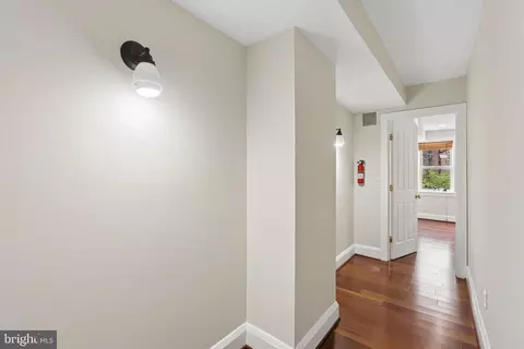 Entry Way - 109 E West St, Baltimore, MD 21230 photo 4 of 5