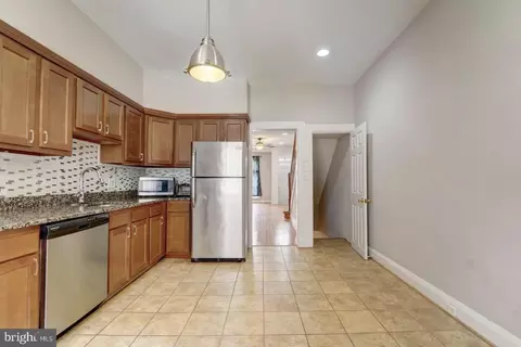 Entry Way - 3129 Fleet St, Baltimore, MD 21224 photo 3 of 3