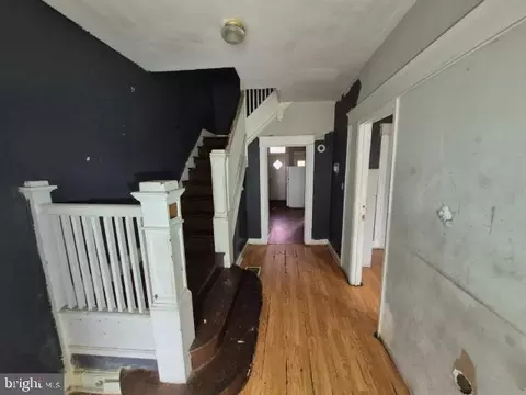 Entry Way - 2811 Boarman Ave, Baltimore, MD 21215 photo 1 of 6