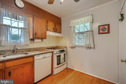 Kitchen - 6012 Winthrope Ave, Baltimore, MD 21206 photo 2 of 4