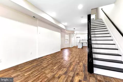 Entry Way - 3324 Edmondson Ave, Baltimore, MD 21229 photo 2 of 6