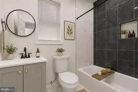 Bath - 3324 Edmondson Ave, Baltimore, MD 21229 photo 1 of 3
