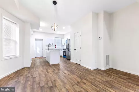 Entry Way - 3324 Edmondson Ave, Baltimore, MD 21229 photo 5 of 6