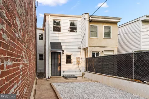 Exterior - 1640 N Wolfe St, Baltimore, MD 21213 photo 5 of 8