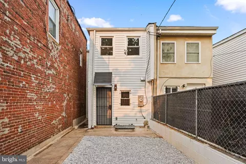 Exterior - 1640 N Wolfe St, Baltimore, MD 21213 photo 6 of 8