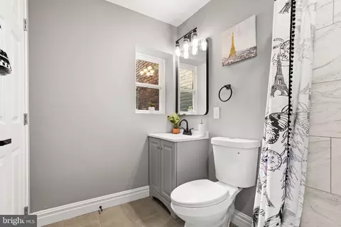 Bath - 1640 N Wolfe St, Baltimore, MD 21213 photo 2 of 6