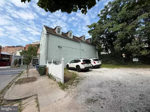 Exterior - 224 W Read St, Baltimore, MD 21201 photo 3 of 5