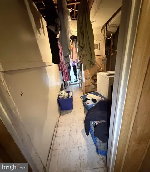 Entry Way - 5436 Lynview Ave, Baltimore, MD 21215 photo 6 of 8