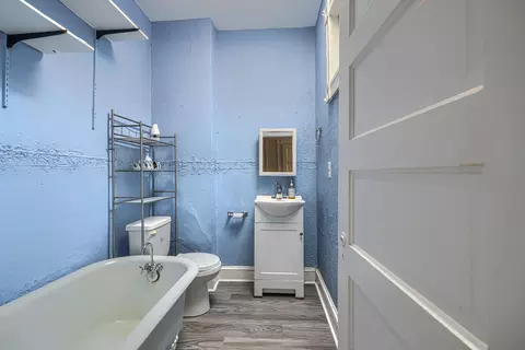 Bath - 611 E 36th St, Baltimore, MD 21218 photo 1 of 4
