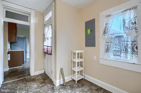 Entry Way - 611 E 36th St, Baltimore, MD 21218 photo 2 of 3