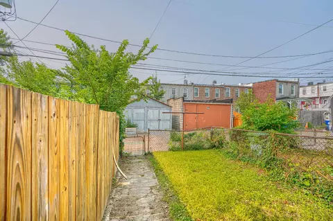 Exterior - 611 E 36th St, Baltimore, MD 21218 photo 6 of 7