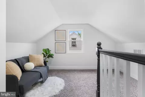 Entry Way - 5102 The Alameda, Baltimore, MD 21239 photo 6 of 6
