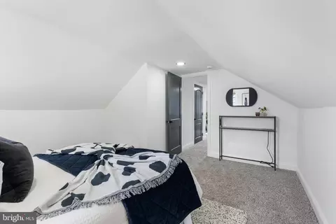 Bedroom - 5102 The Alameda, Baltimore, MD 21239 photo 4 of 4