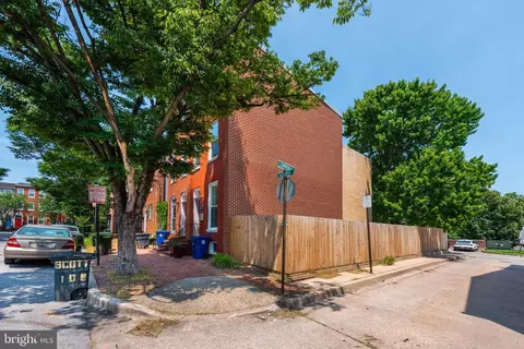Exterior - 109 Scott St, Baltimore, MD 21201 photo 12 of 15