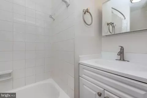 Bath - 109 Scott St, Baltimore, MD 21201 photo 3 of 4