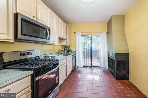 Kitchen - 109 Scott St, Baltimore, MD 21201 photo 1 of 2
