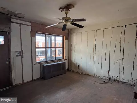 Living - 3439 Kenyon Ave, Baltimore, MD 21213 photo 1 of 2