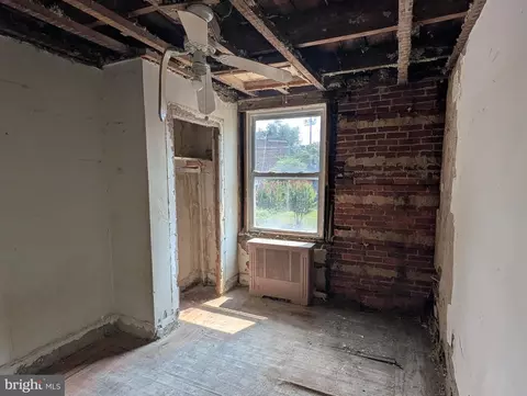 Bedroom - 3439 Kenyon Ave, Baltimore, MD 21213 photo 3 of 4