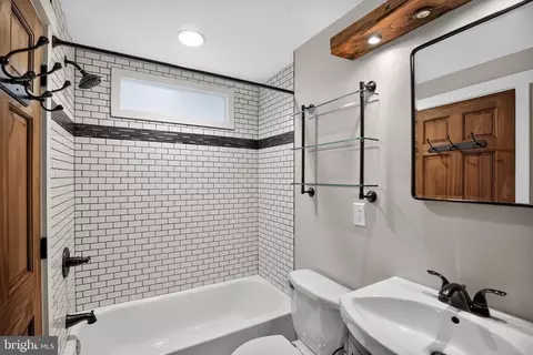 Bath - 1530 E Clement St, Baltimore, MD 21230 photo 3 of 5