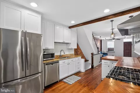 Entry Way - 1530 E Clement St, Baltimore, MD 21230 photo 3 of 4