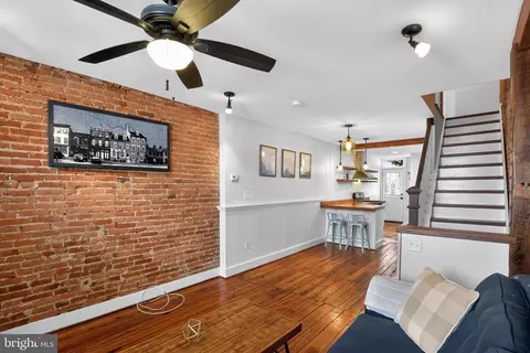 Entry Way - 1530 E Clement St, Baltimore, MD 21230 photo 2 of 4
