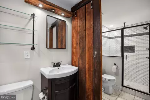 Bath - 1530 E Clement St, Baltimore, MD 21230 photo 2 of 5