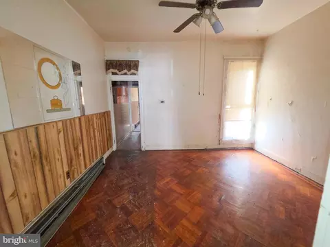 Living - 1622 Ruxton Ave, Baltimore, MD 21216 photo 3 of 5