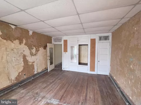 Bedroom - 1622 Ruxton Ave, Baltimore, MD 21216 photo 2 of 2