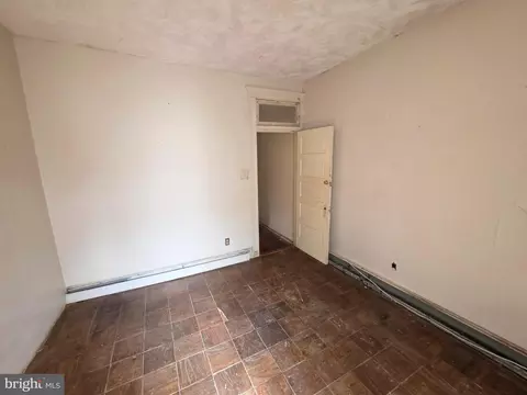 Bedroom - 1622 Ruxton Ave, Baltimore, MD 21216 photo 1 of 2